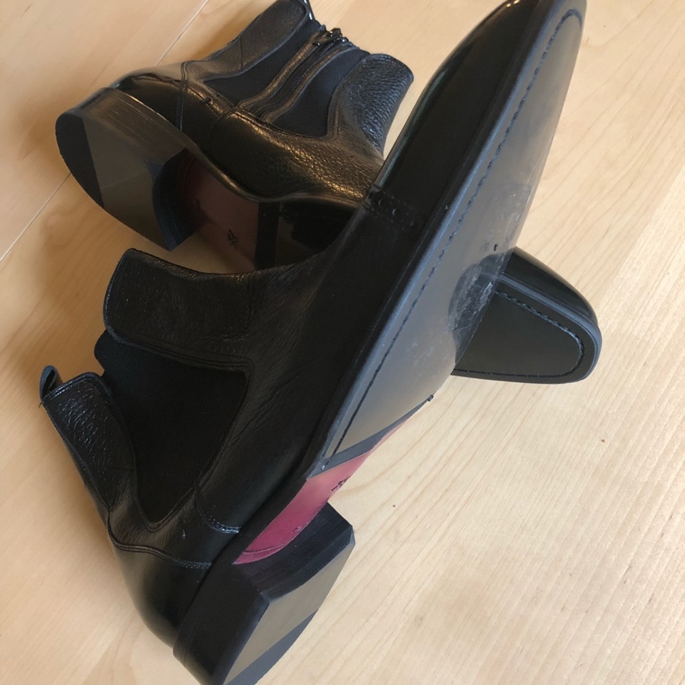 Mezlan Leather/Patent Leather Men Boots.